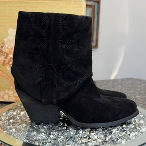 Very G Saylor Black skirt Heeled Boots NEW 6
